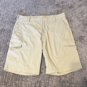 Nike Men's Cargo Shorts in Light Khaki